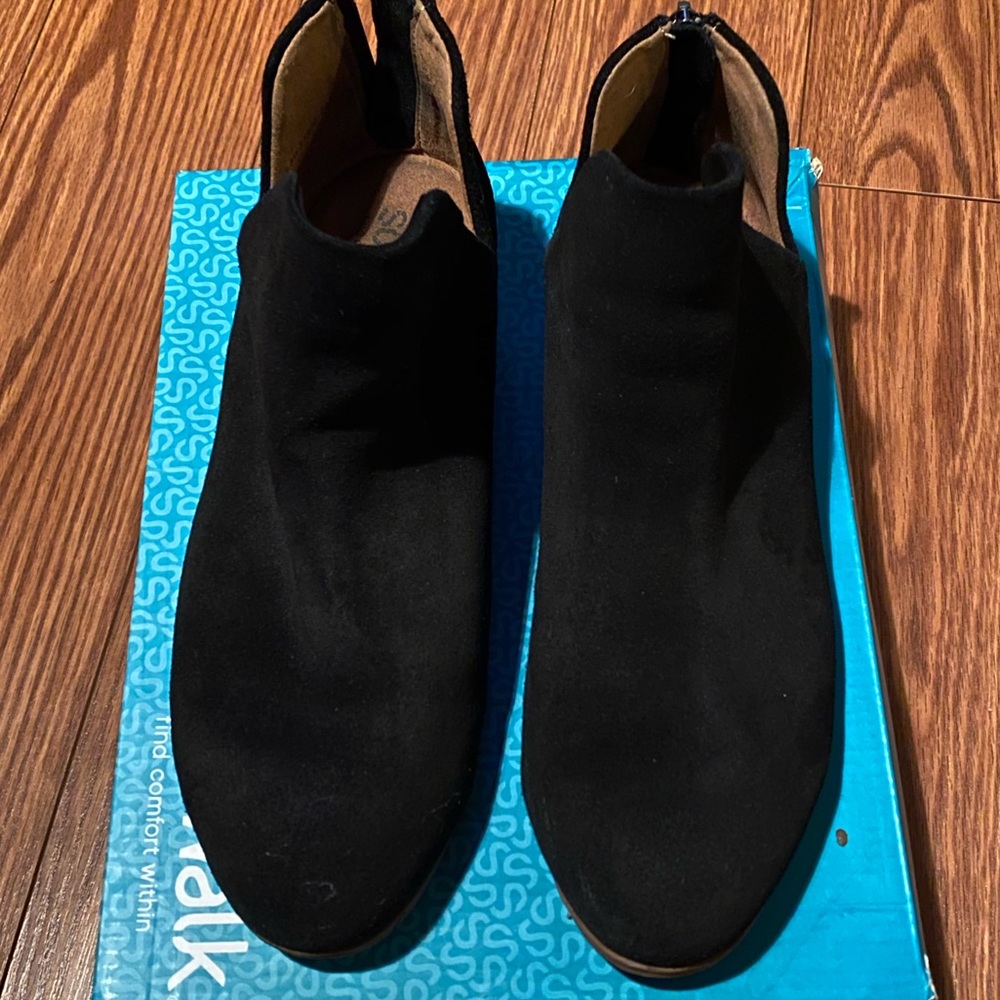 Softwalk Rylee Black Suede Women’s 8 1/2 Wide